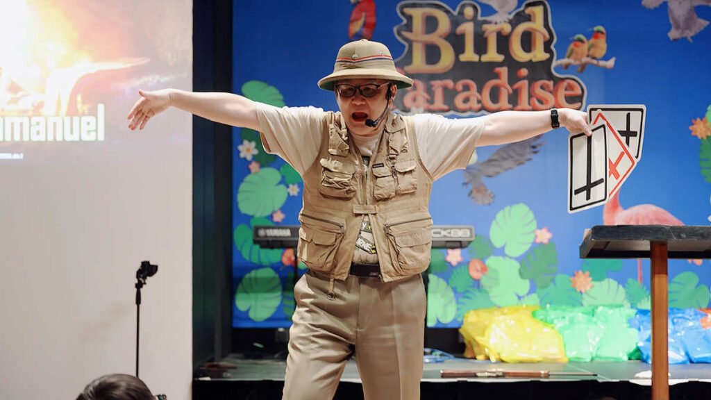 Sharing about Jesus who died on the cross to save us